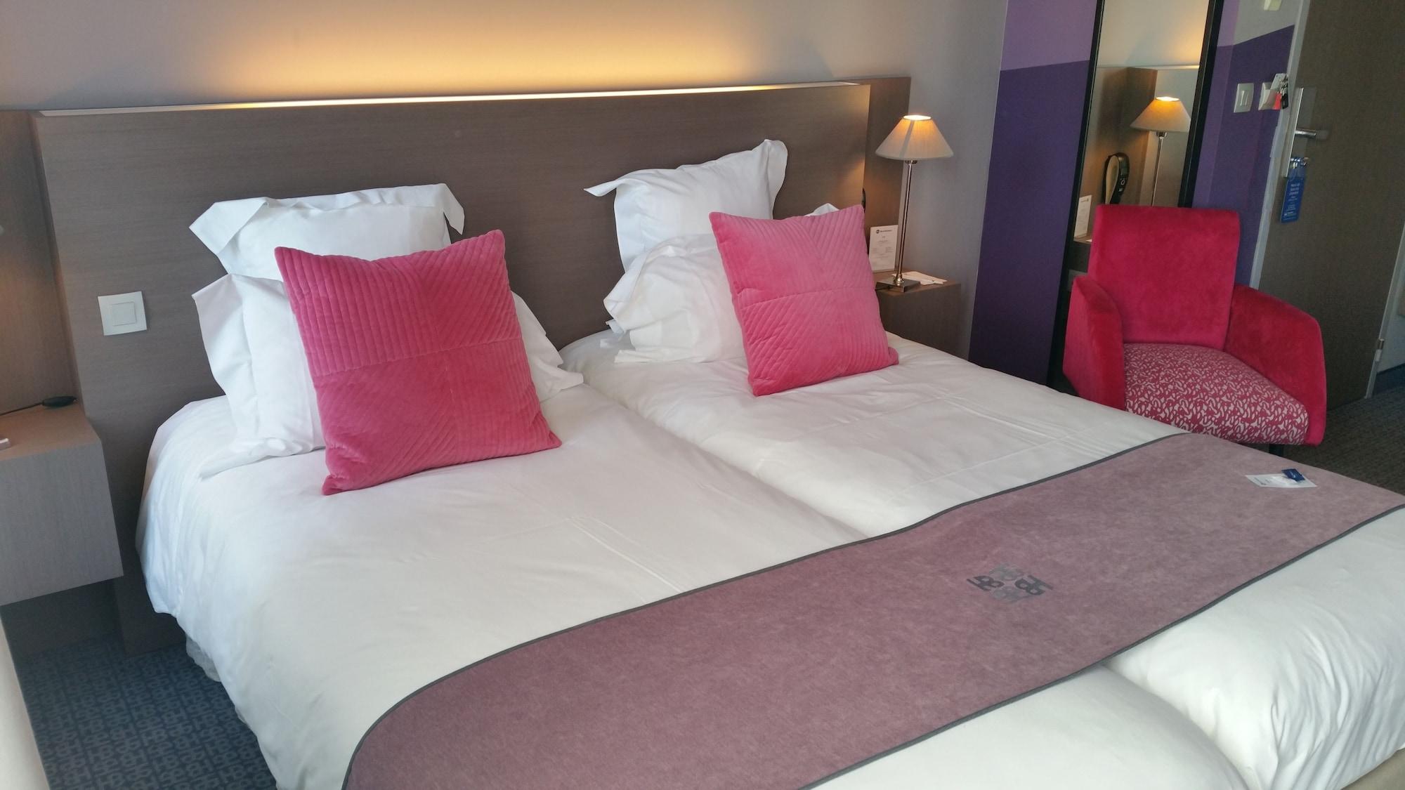 Best Western Hotel De La Breche Ньор Экстерьер фото